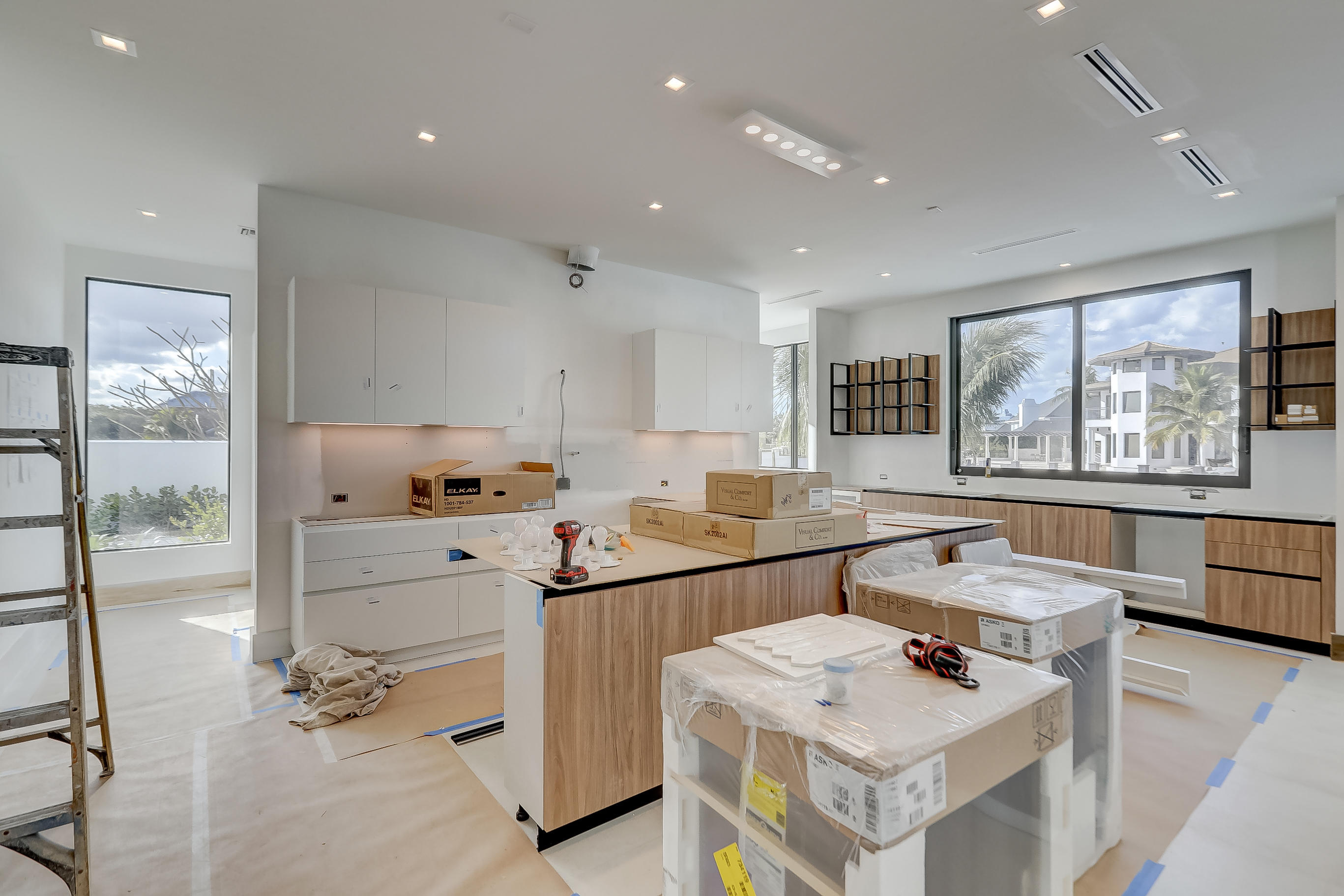 BAY COLONY SEC OF THE LAN - Residential