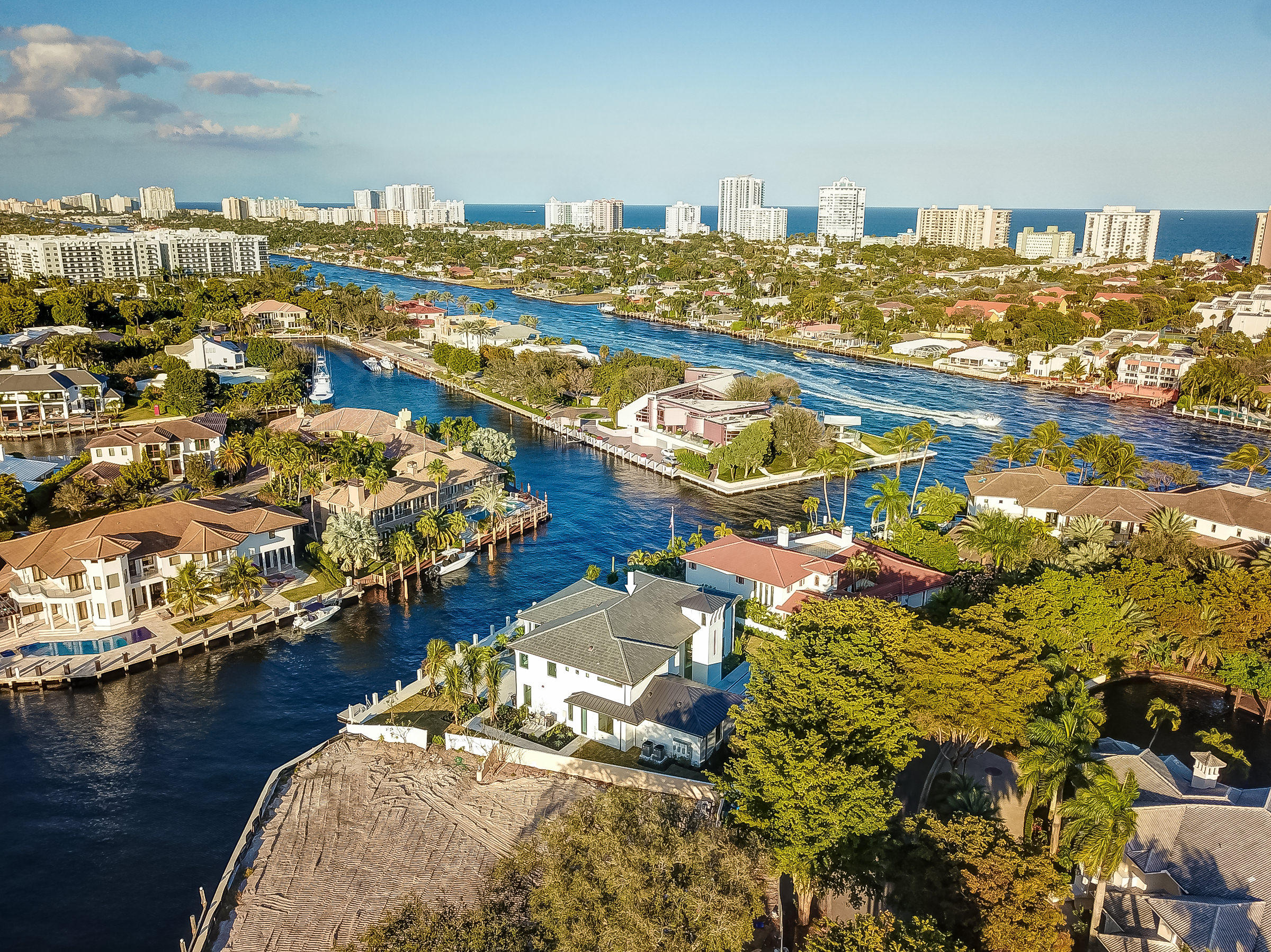 BAY COLONY SEC OF THE LAN - Residential