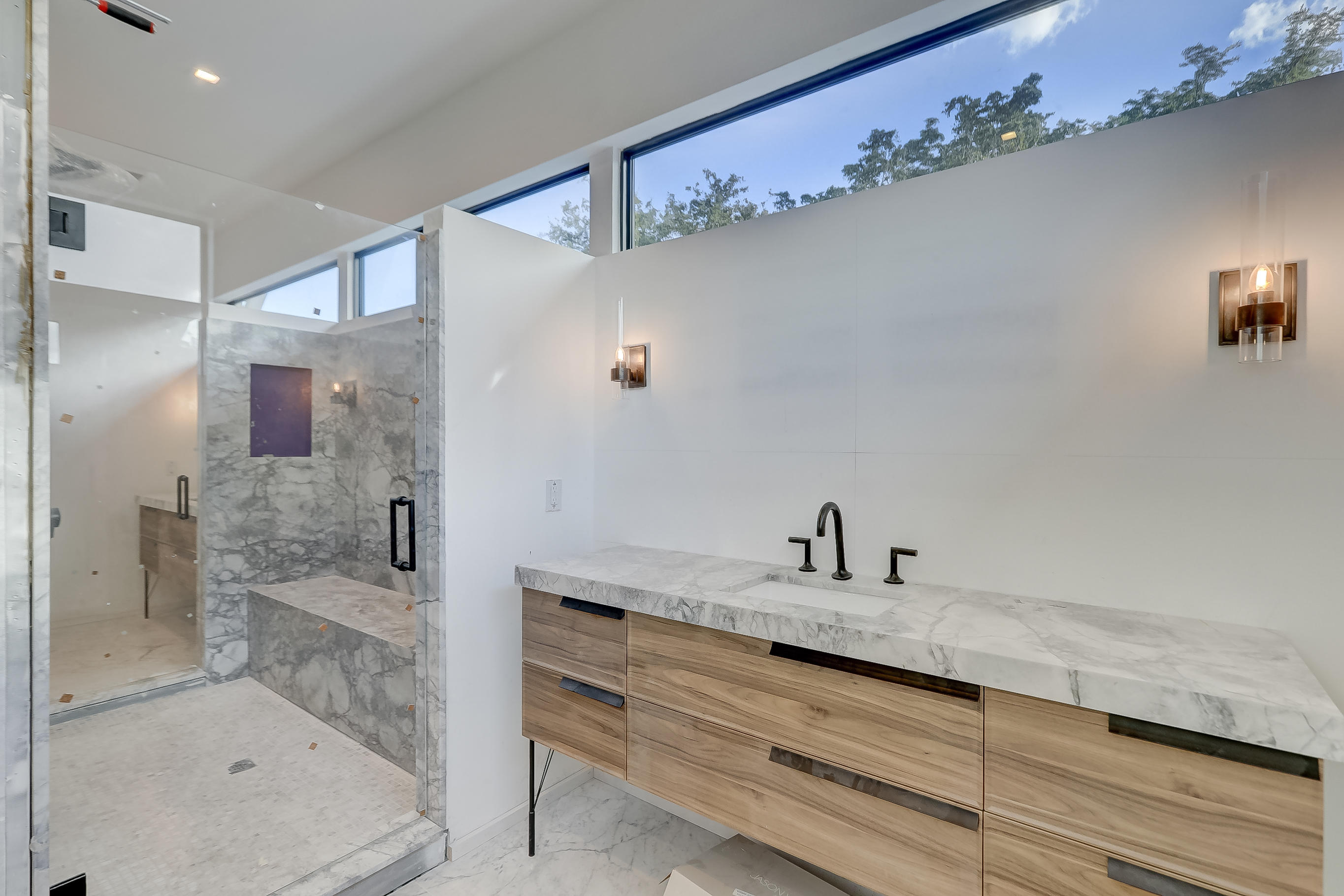 BAY COLONY SEC OF THE LAN - Residential