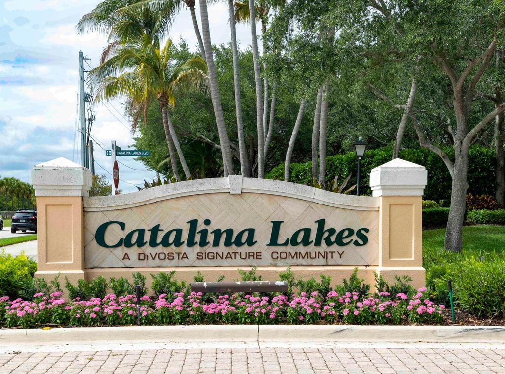 Photo of 154 Santa Barbara Way, Palm Beach Gardens, FL 33410 (MLS # B26021045)