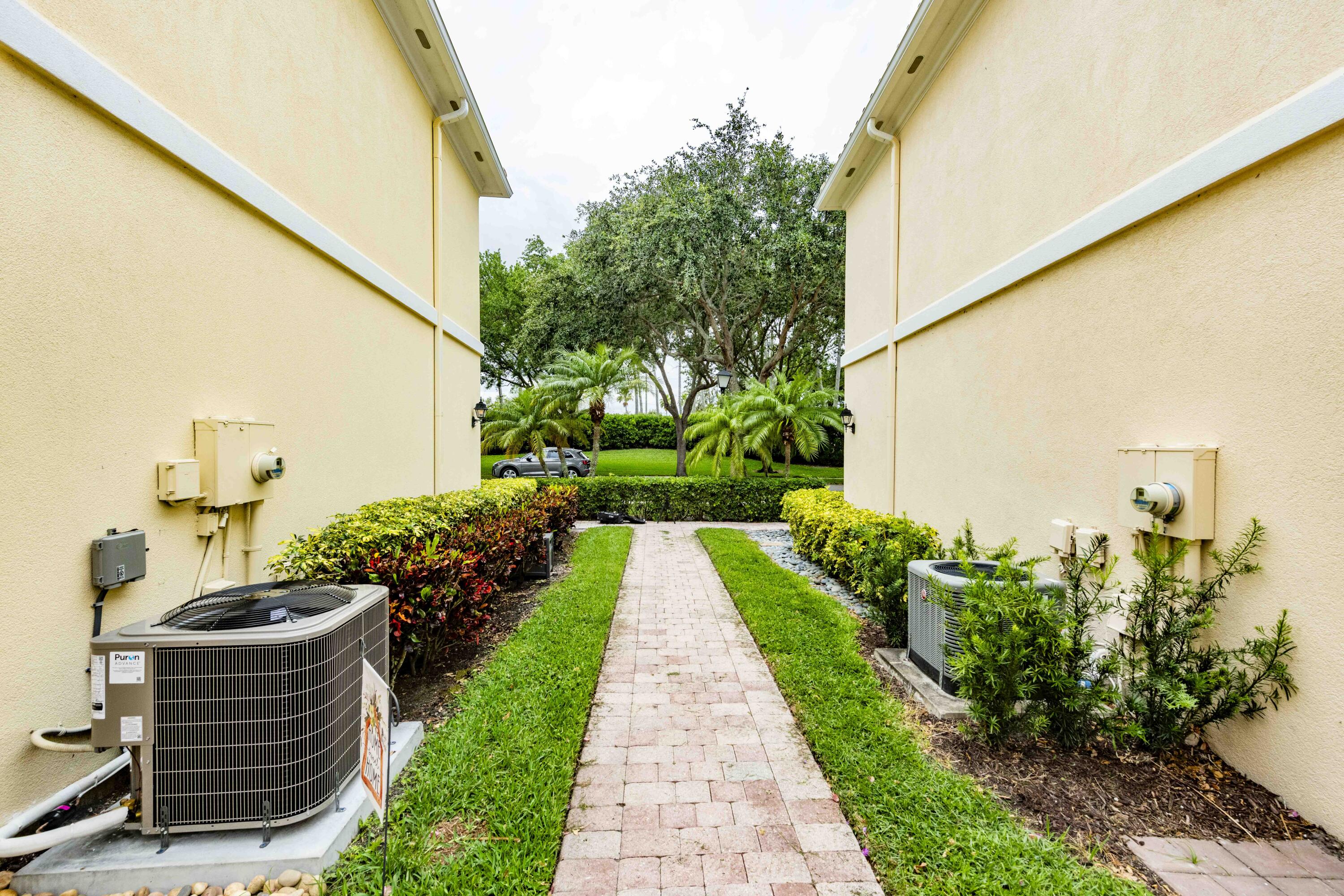 CATALINA LAKES - Residential