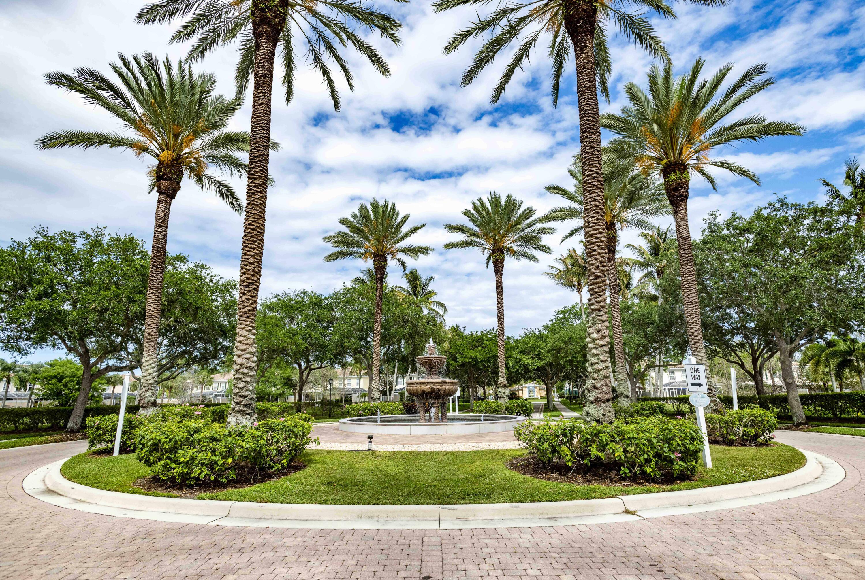 CATALINA LAKES - Residential