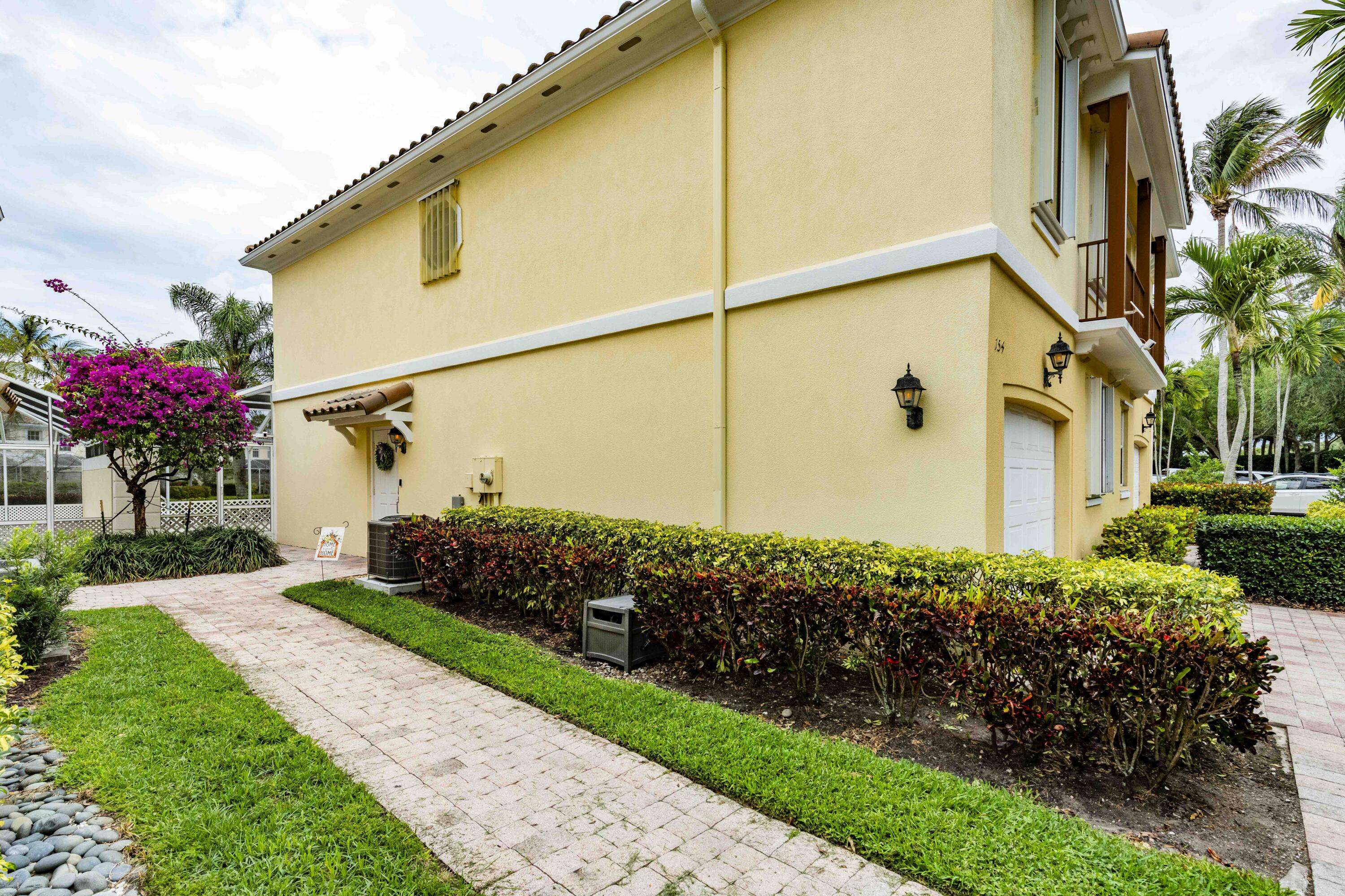 CATALINA LAKES - Residential