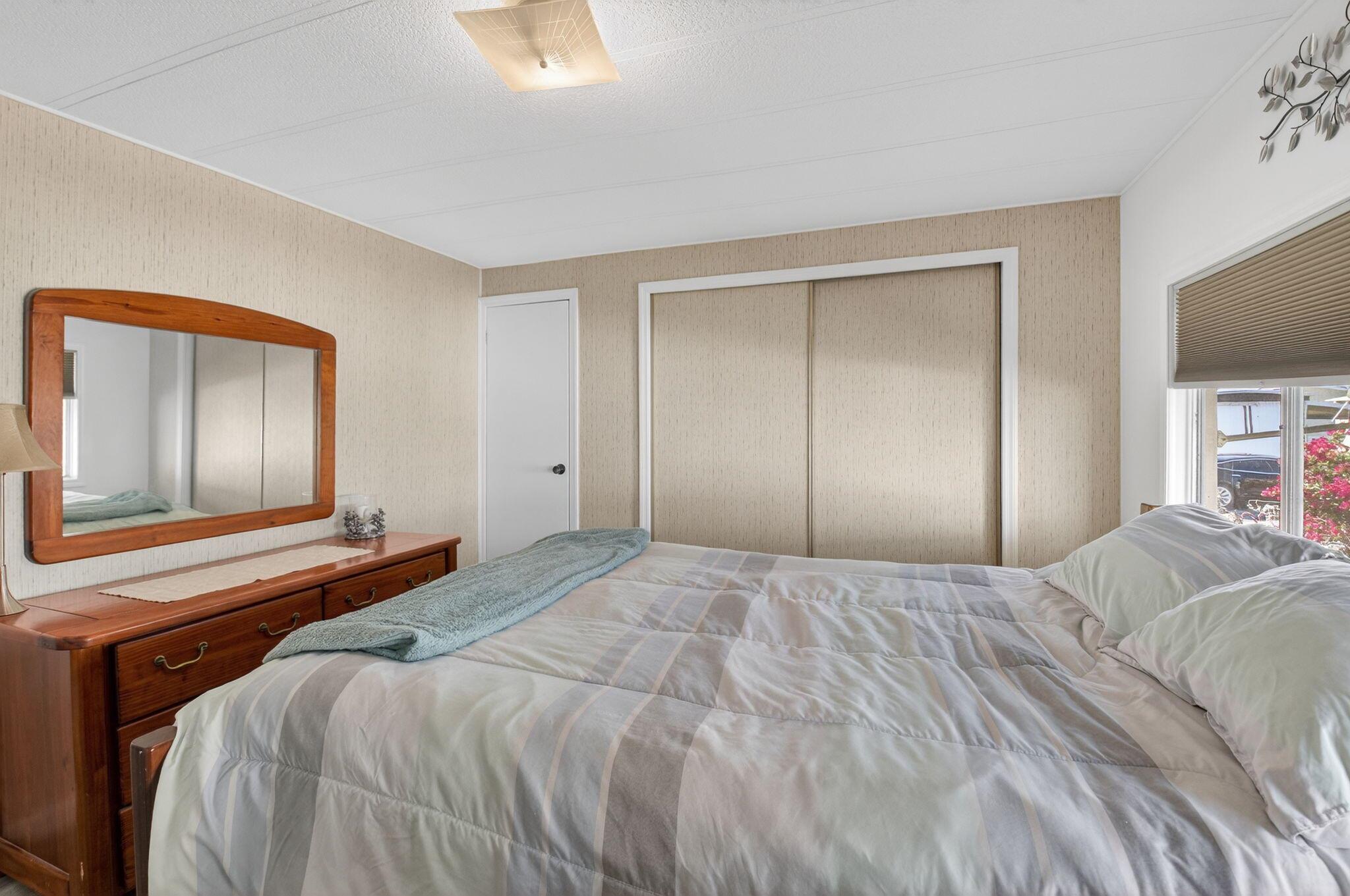 JAMAICA BAY MOBILE HOME C - Residential