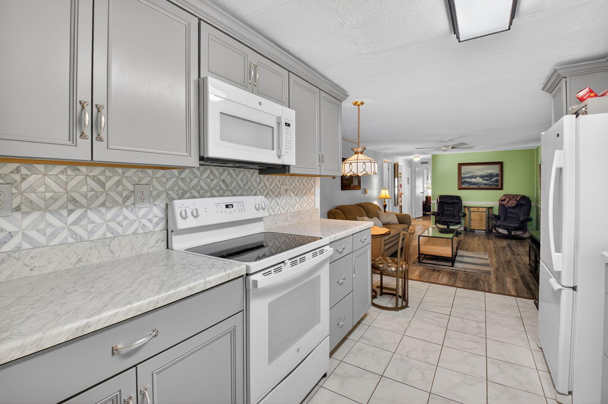 JAMAICA BAY MOBILE HOME C - Residential