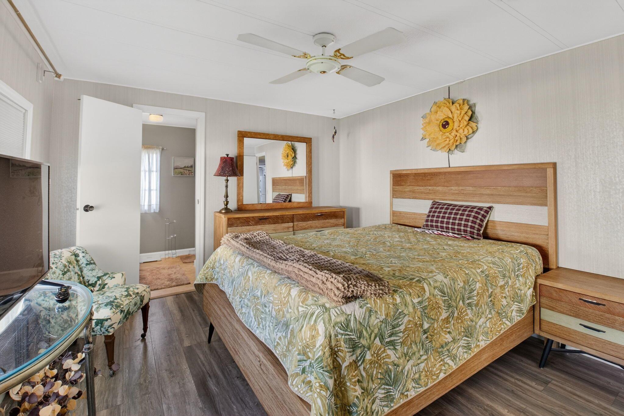 JAMAICA BAY MOBILE HOME C - Residential