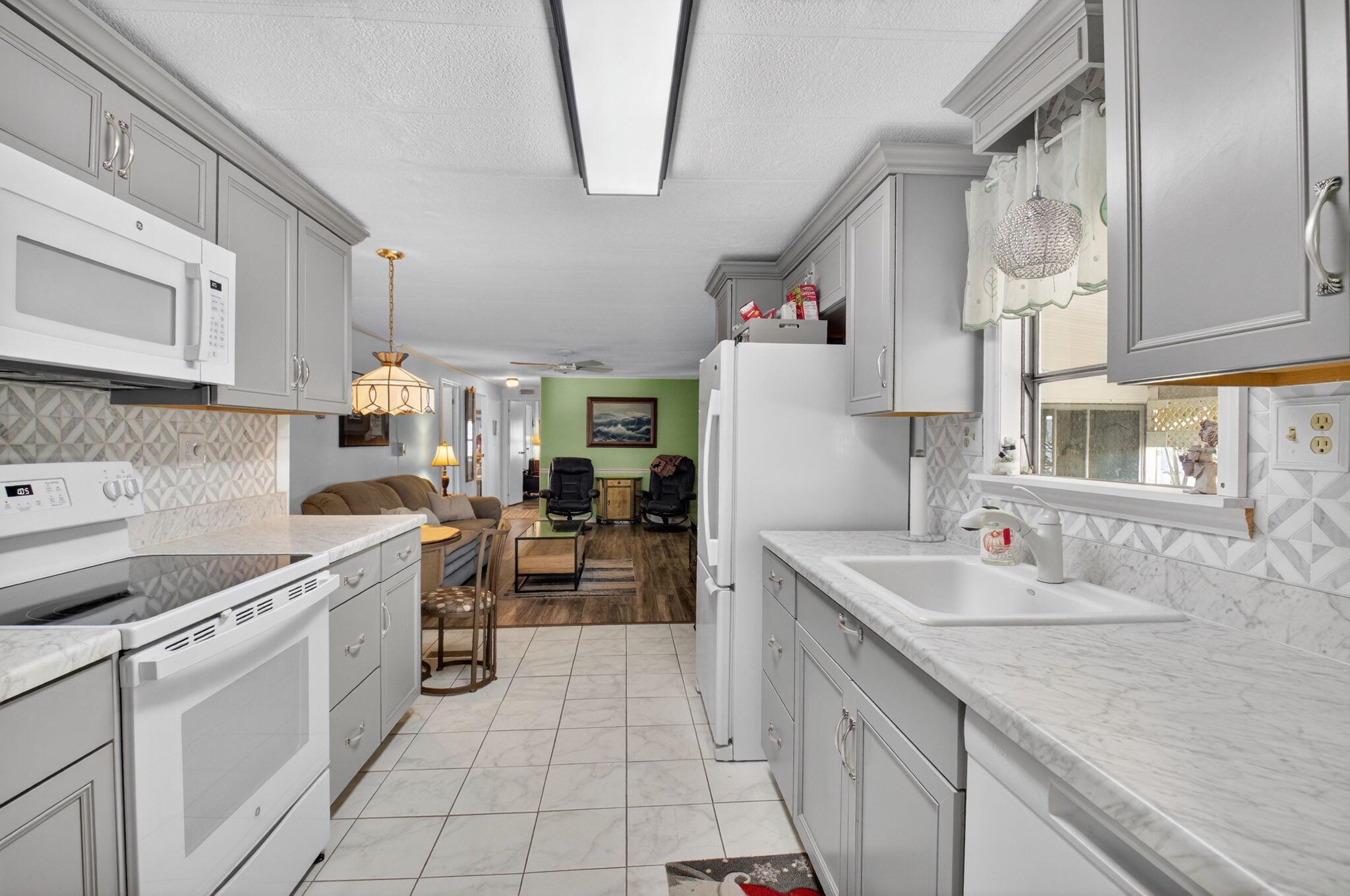 JAMAICA BAY MOBILE HOME C - Residential