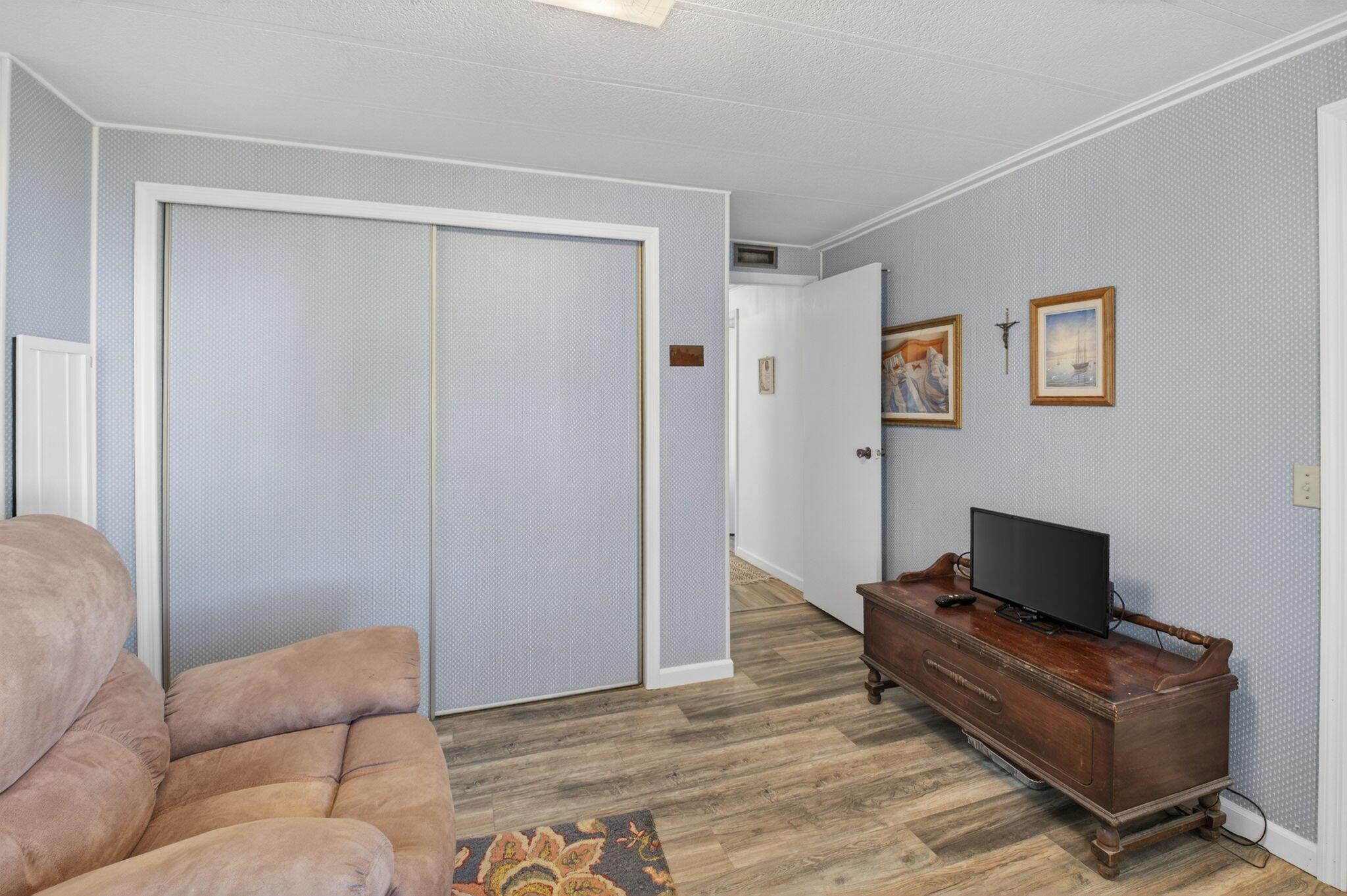 JAMAICA BAY MOBILE HOME C - Residential