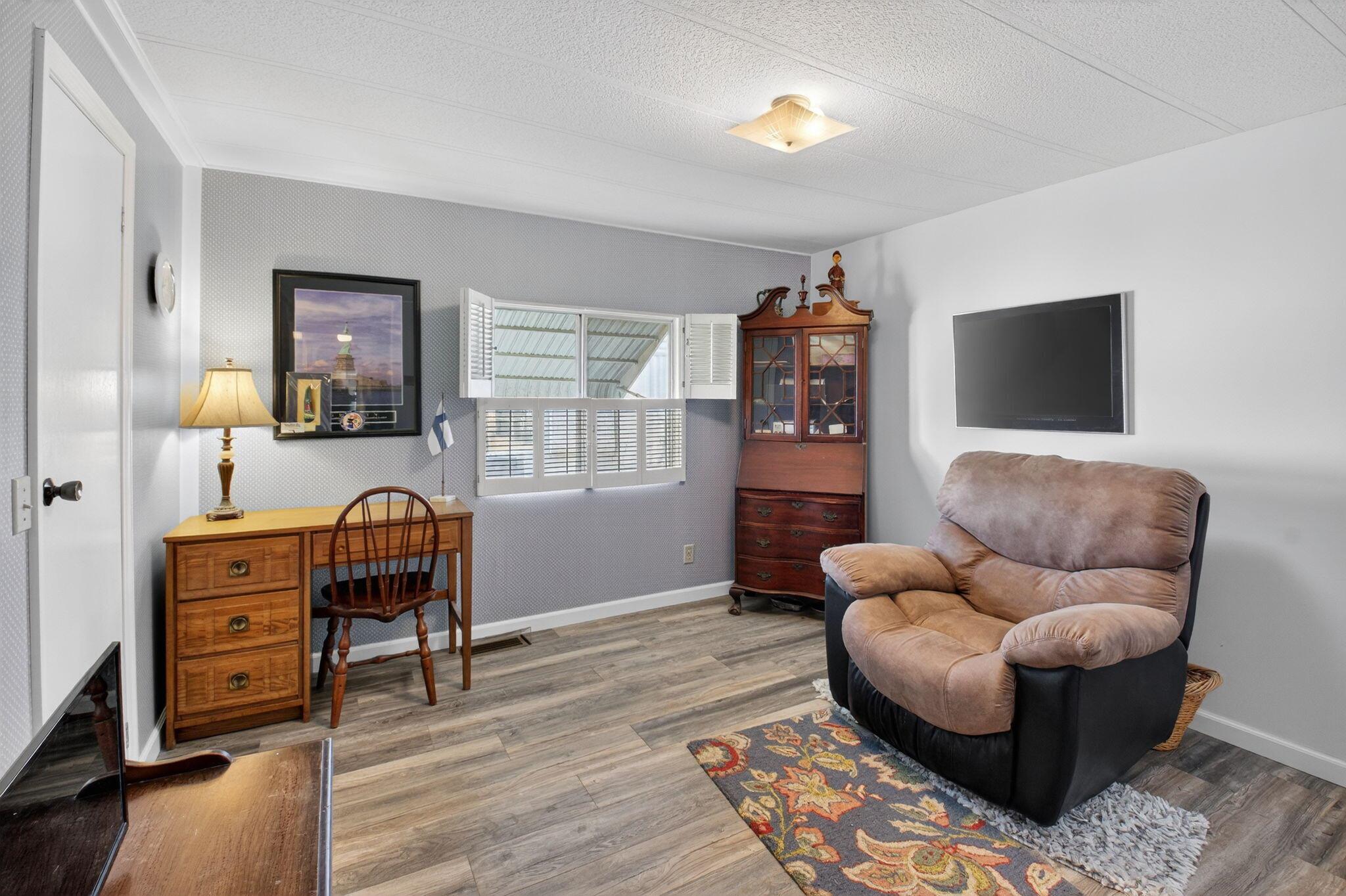 JAMAICA BAY MOBILE HOME C - Residential