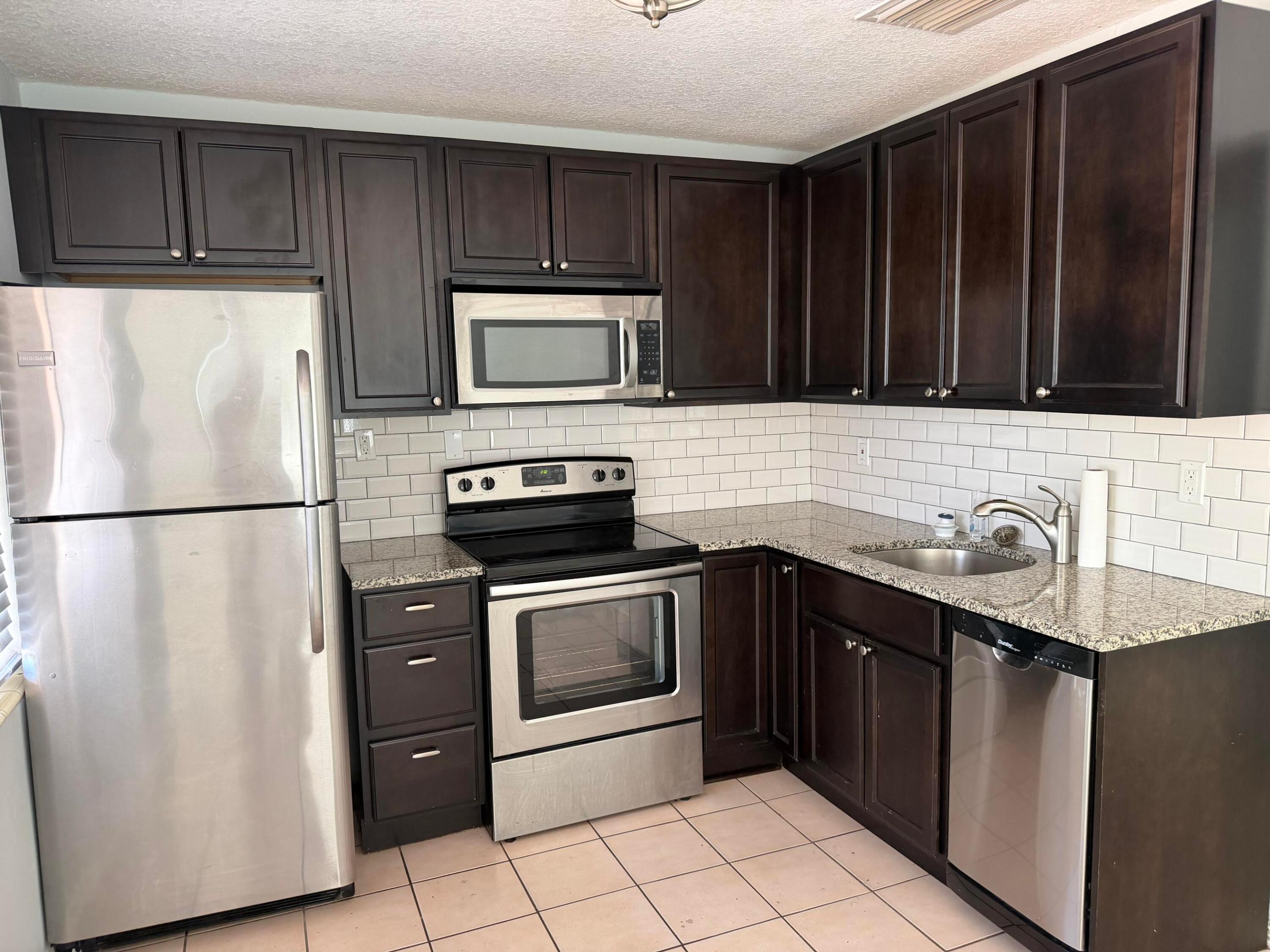 GREYNOLDS HIGHLANDS UNIT 1 - Residential Lease