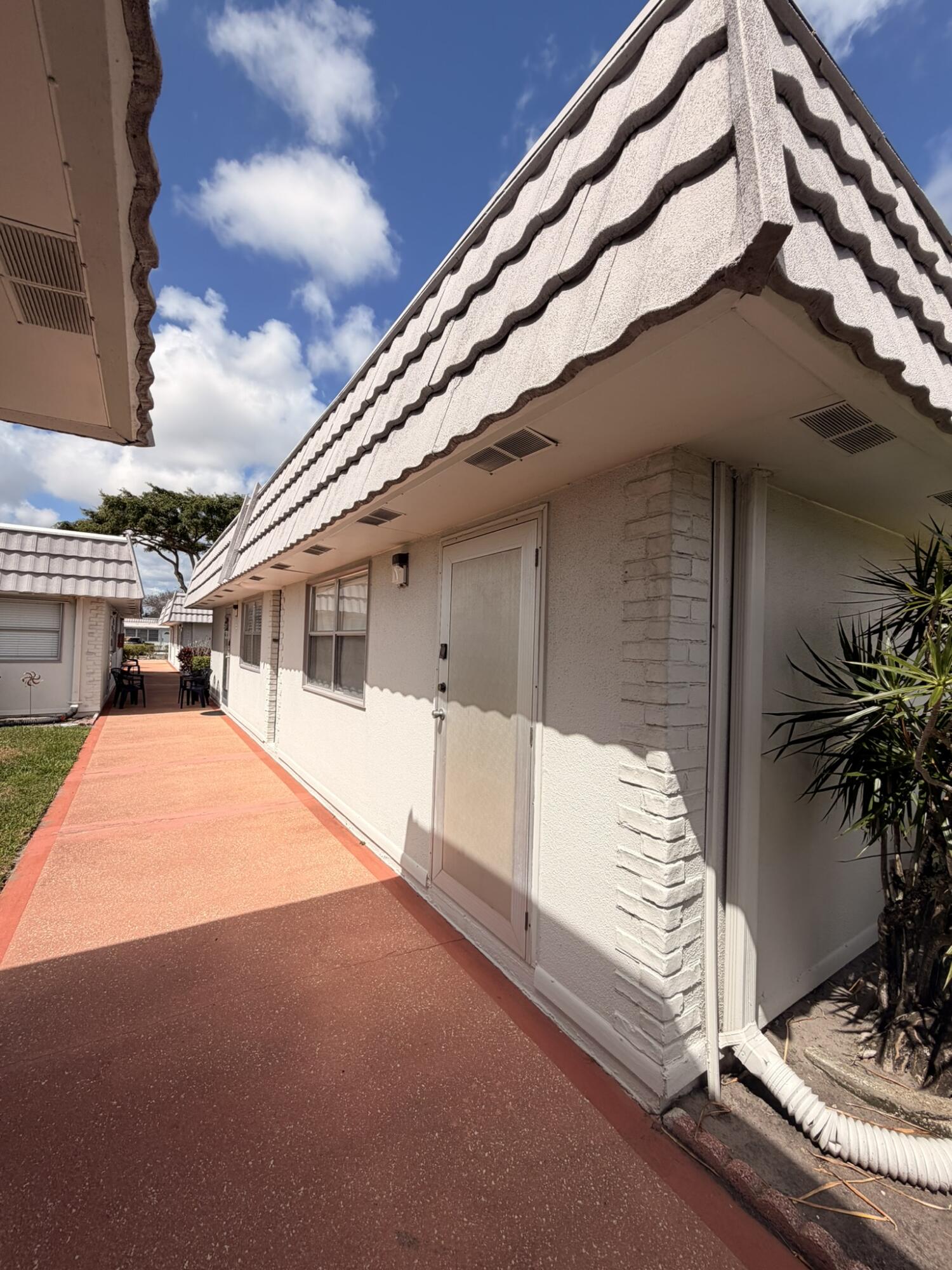 KINGS POINT VALENCIA CONDOS - Residential