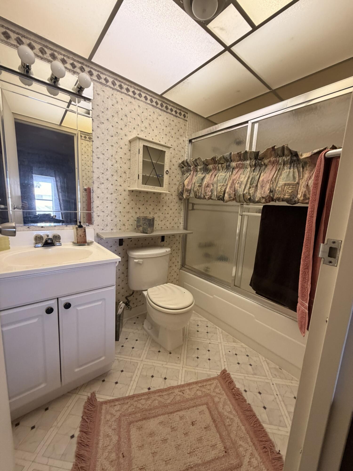 KINGS POINT VALENCIA CONDOS - Residential