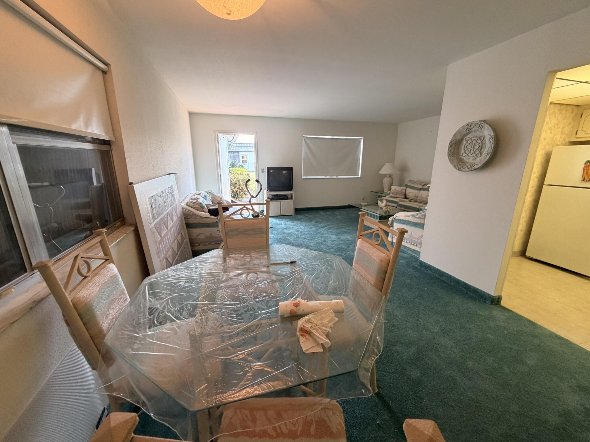 KINGS POINT VALENCIA CONDOS - Residential