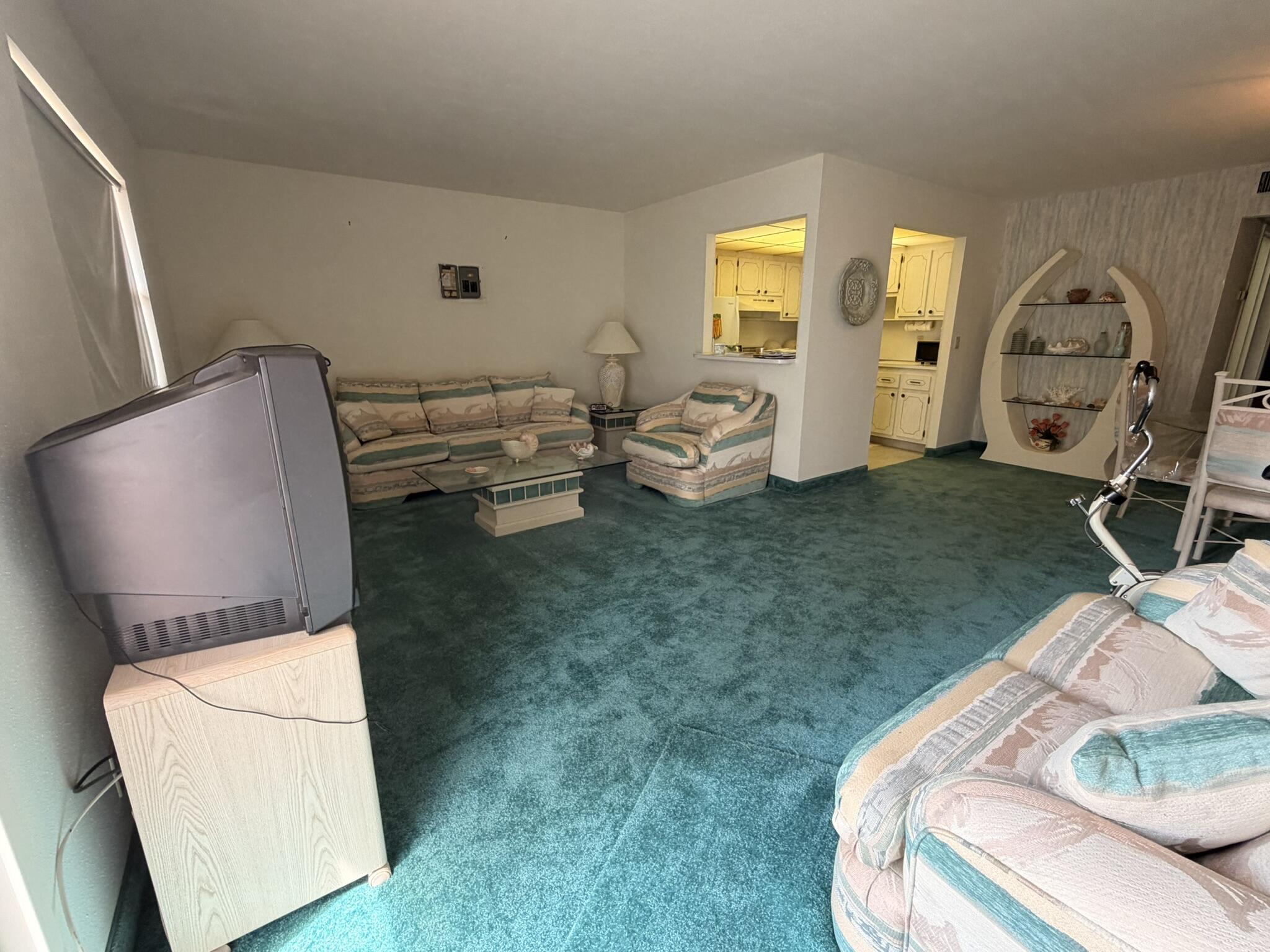 KINGS POINT VALENCIA CONDOS - Residential