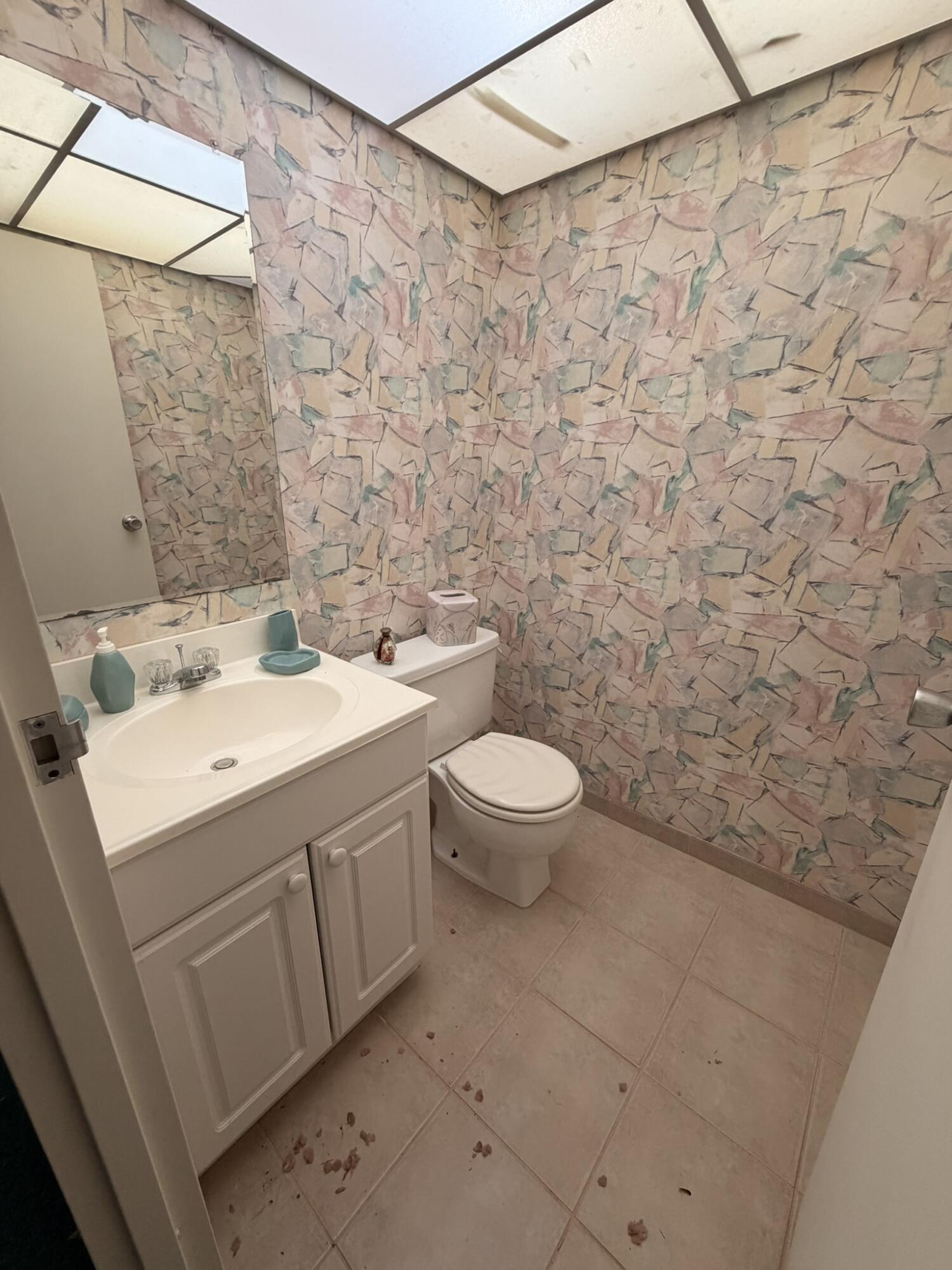 KINGS POINT VALENCIA CONDOS - Residential