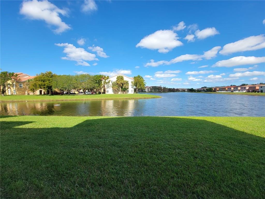 EMERALD ISLE AT LAGUNA - Residential