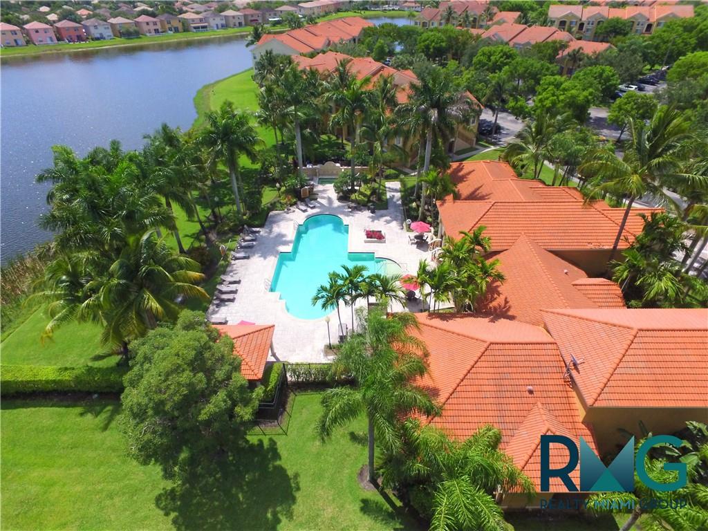 EMERALD ISLE AT LAGUNA - Residential