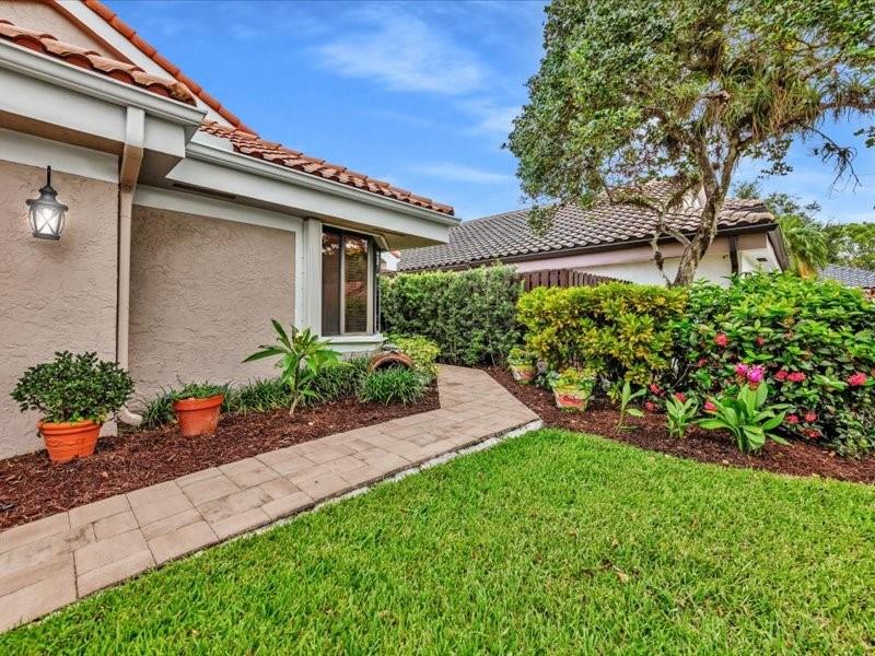 1878 NW 93rd Ter