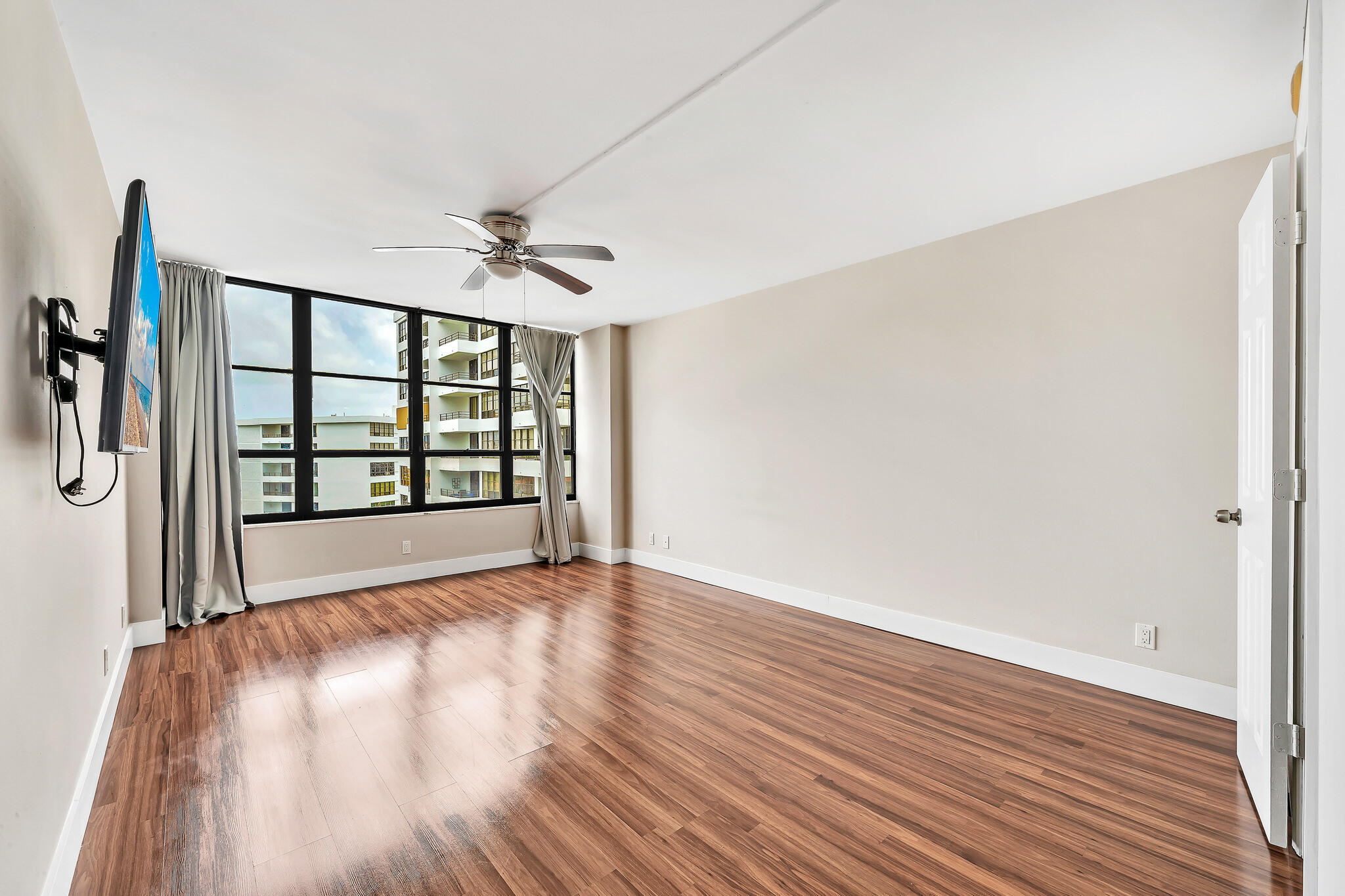 OLYMPUS CONDO PHASE - Residential