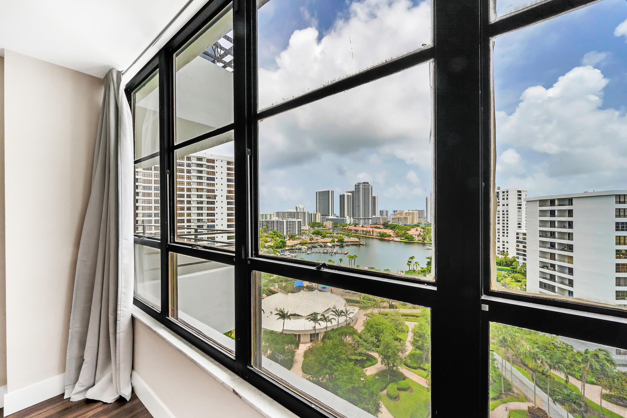 OLYMPUS CONDO PHASE - Residential