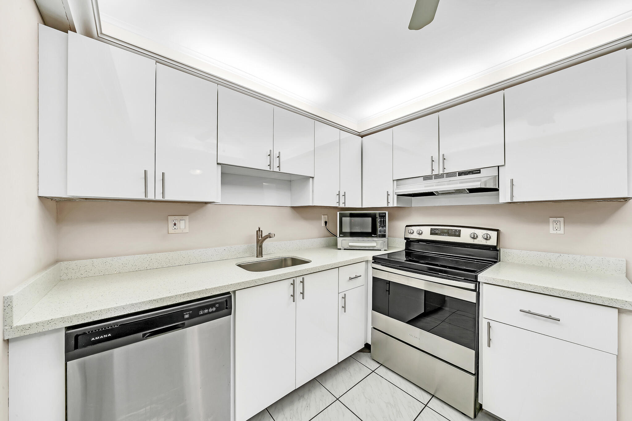 OLYMPUS CONDO PHASE - Residential