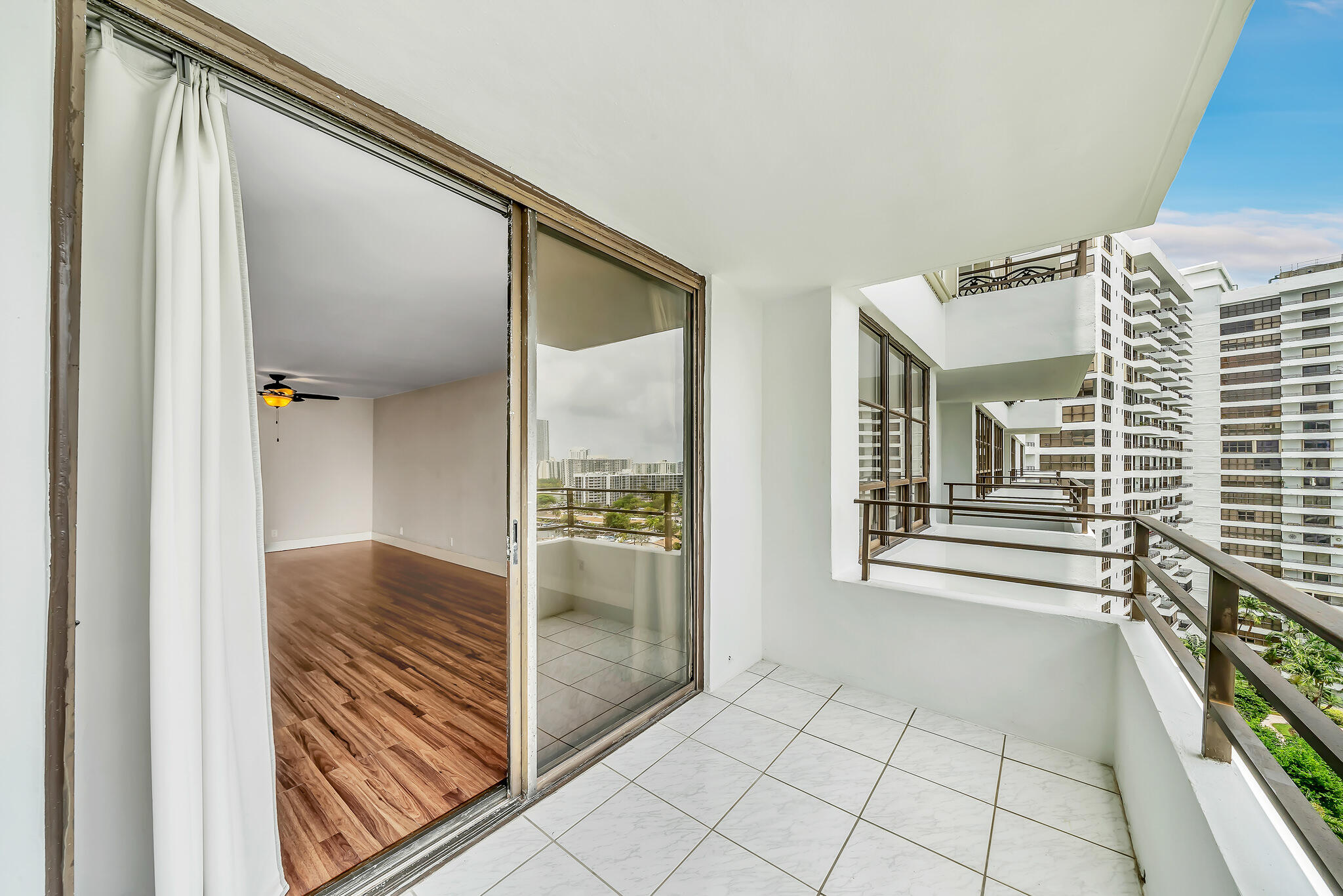 OLYMPUS CONDO PHASE - Residential