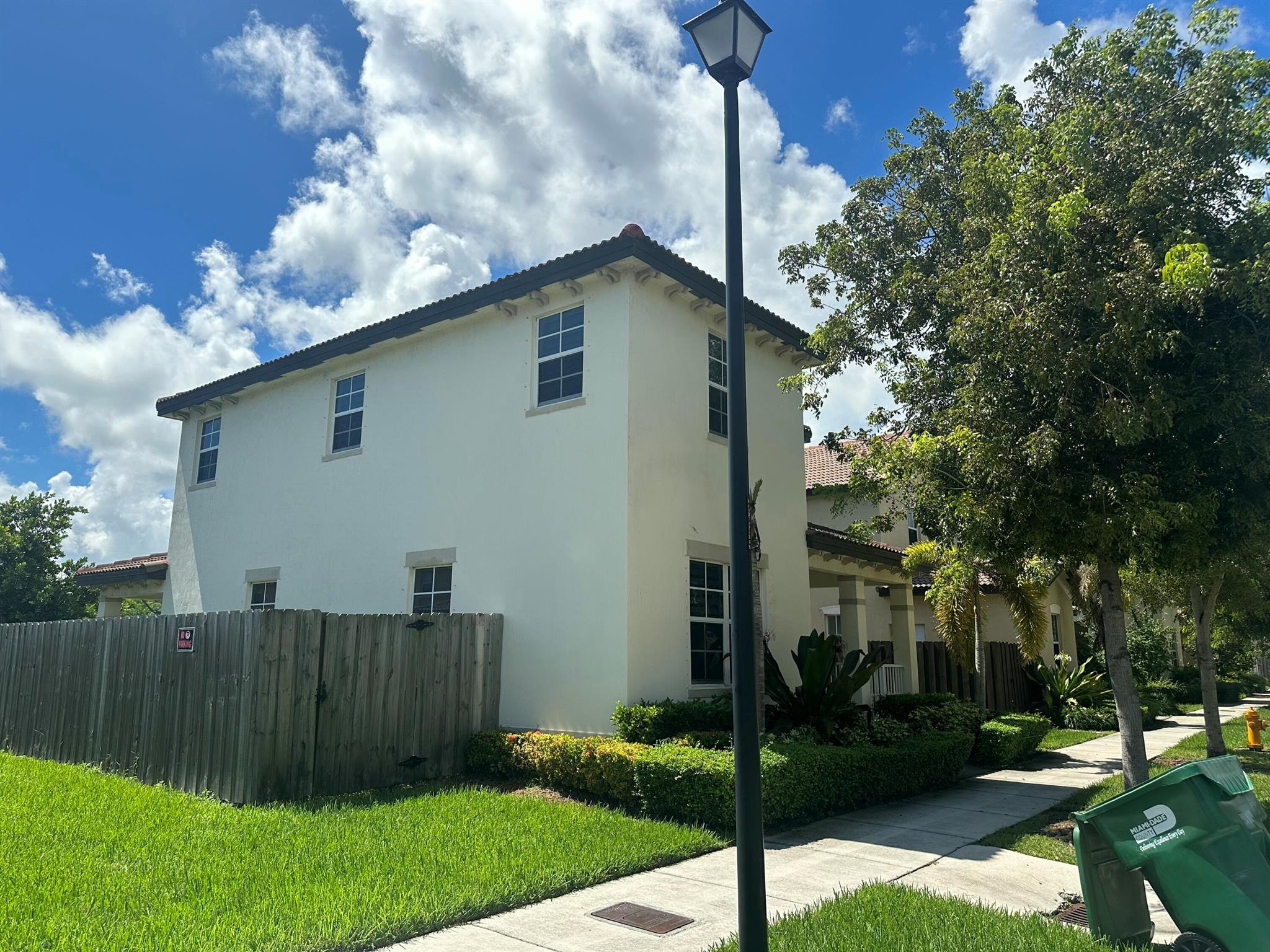 SUMMERVILLE SUB - Residential Lease