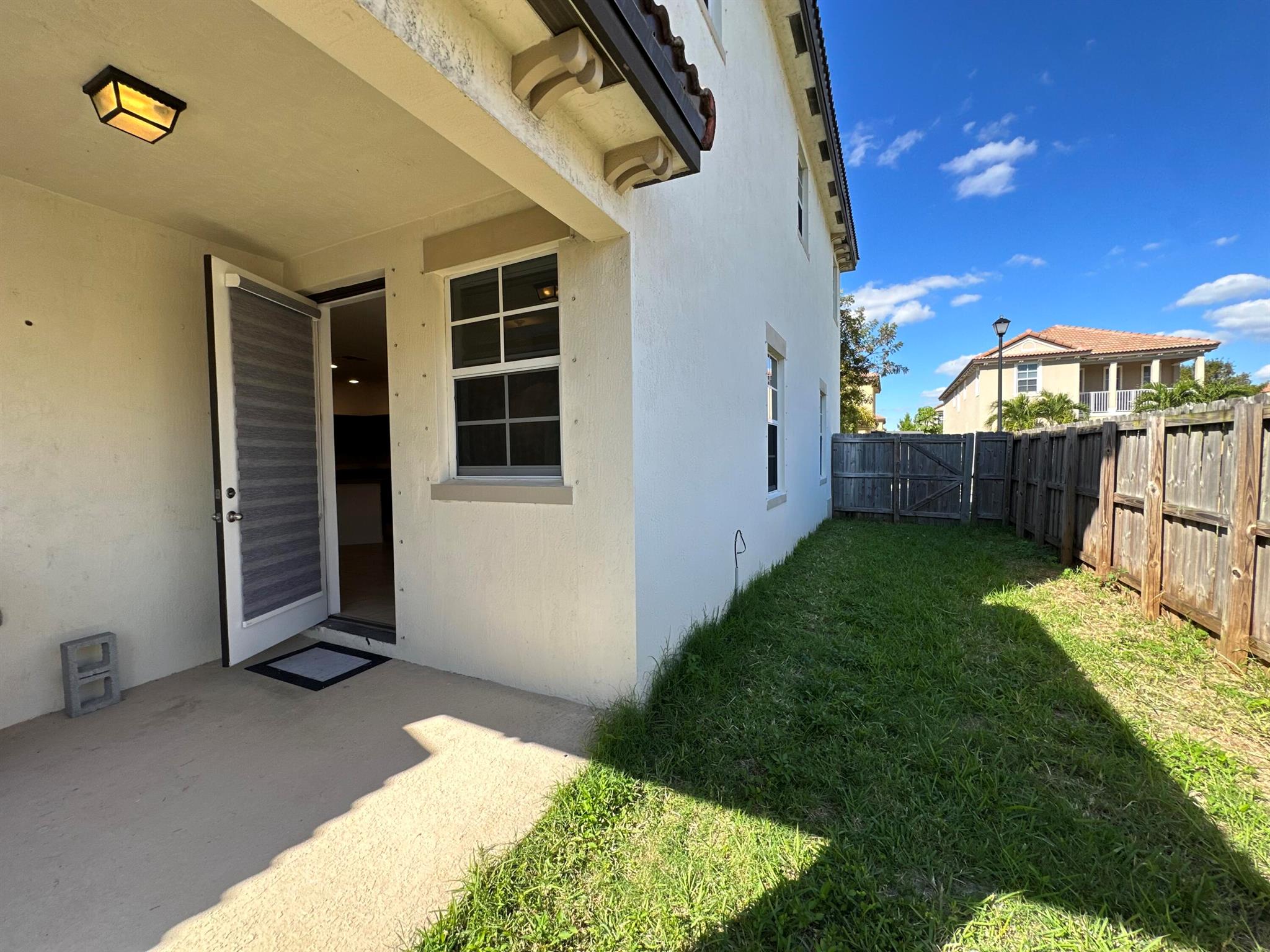 SUMMERVILLE SUB - Residential Lease