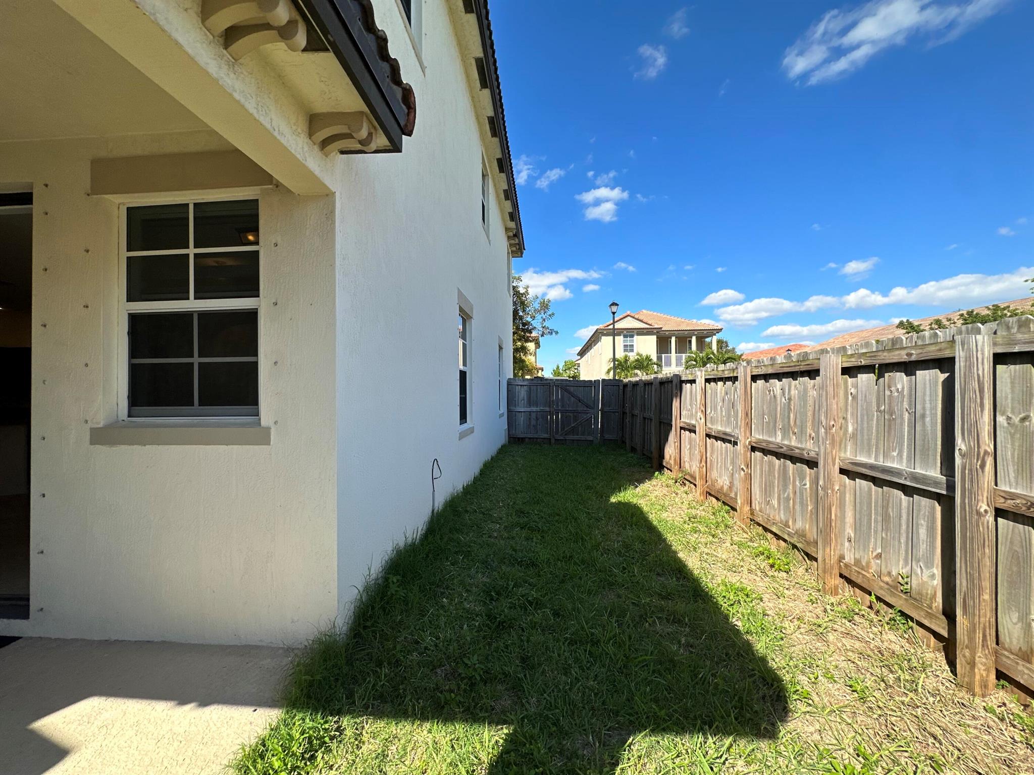 SUMMERVILLE SUB - Residential Lease