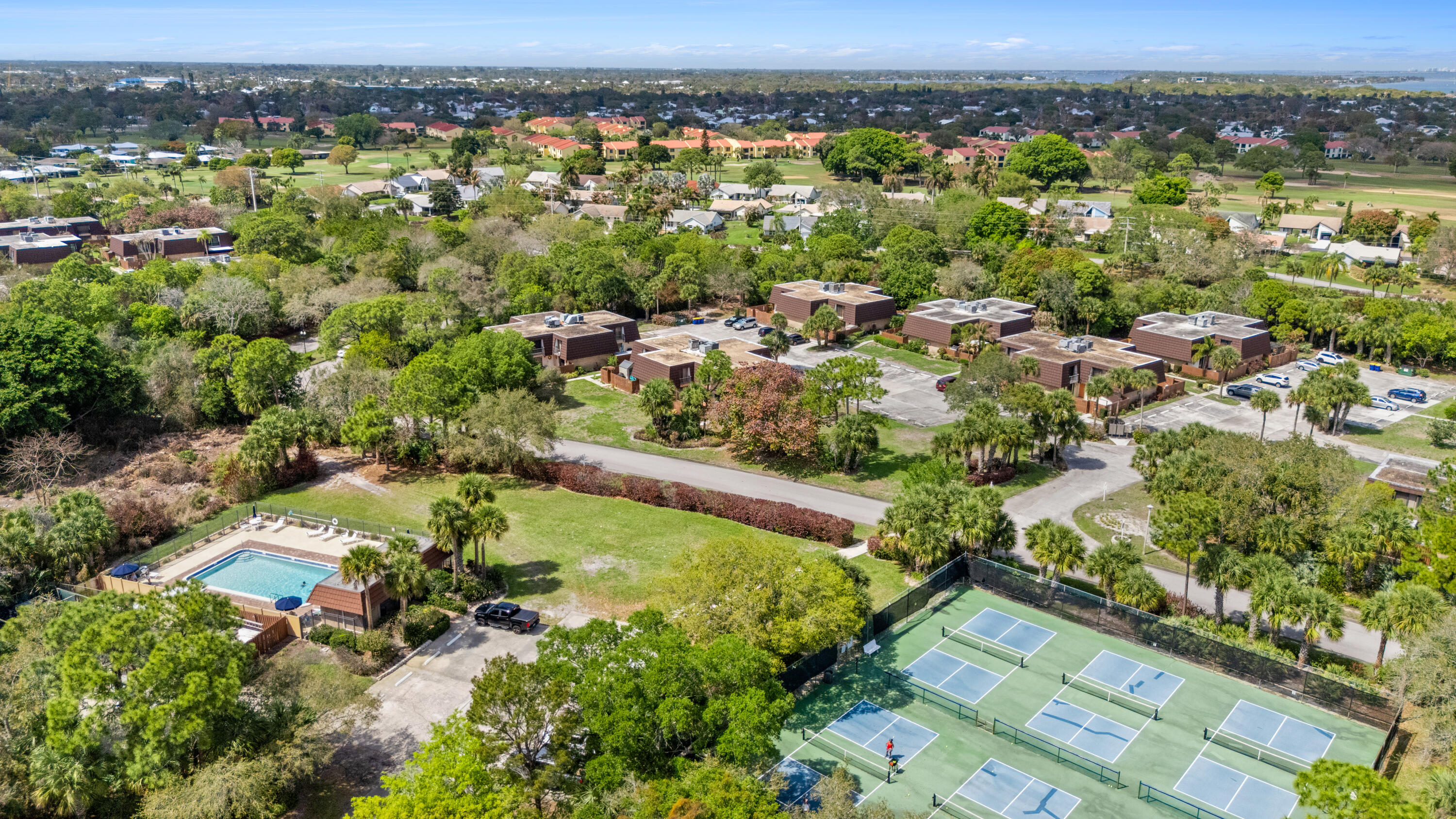 RIVER PINES - Residential