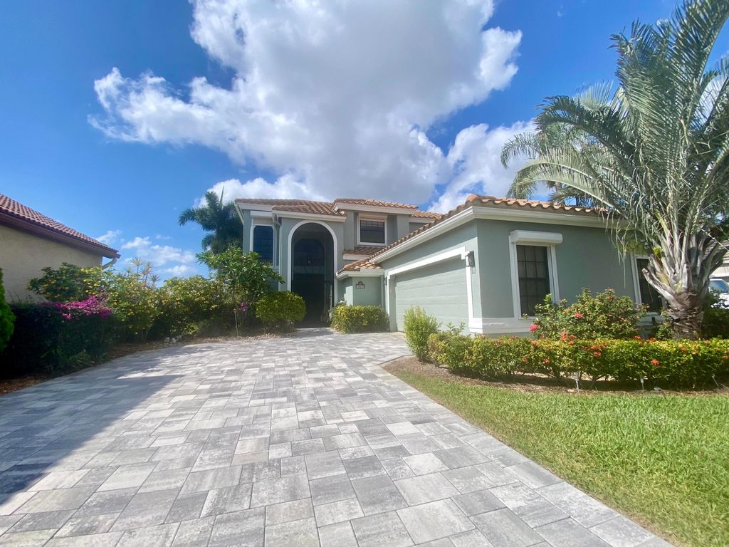 Photo of 10039 Lexington Circle N, Boynton Beach, FL 33436 (MLS # R11090015)