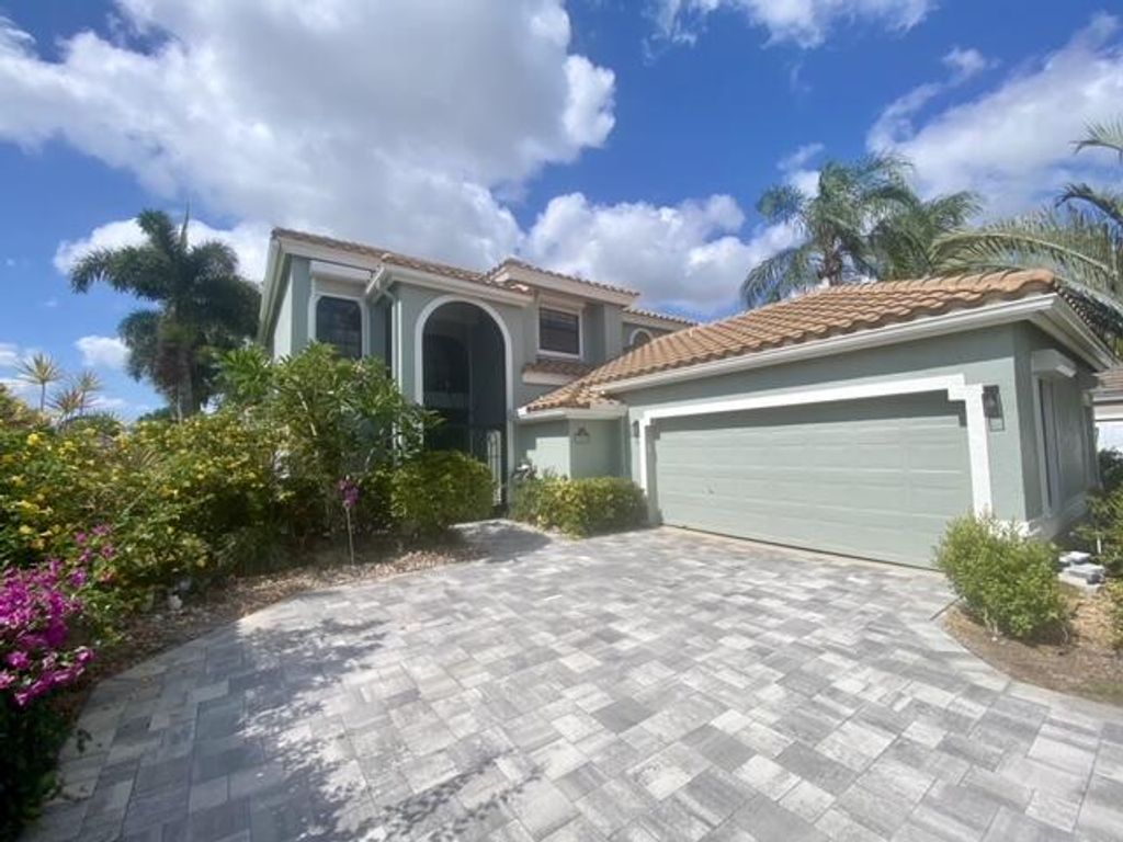 Photo of 10039 Lexington Circle N, Boynton Beach, FL 33436 (MLS # R11090015)