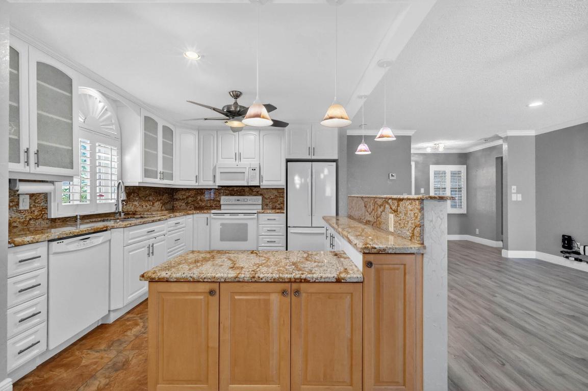 DELRAY VILLAS 1 - Residential