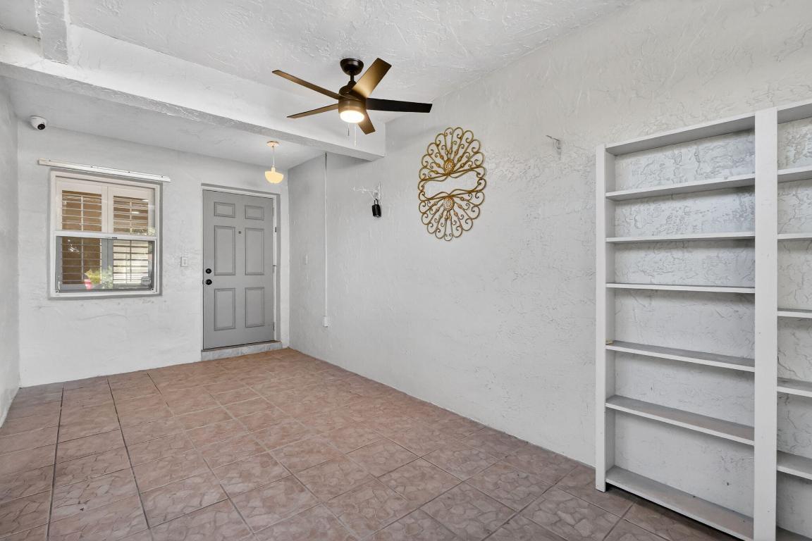 DELRAY VILLAS 1 - Residential