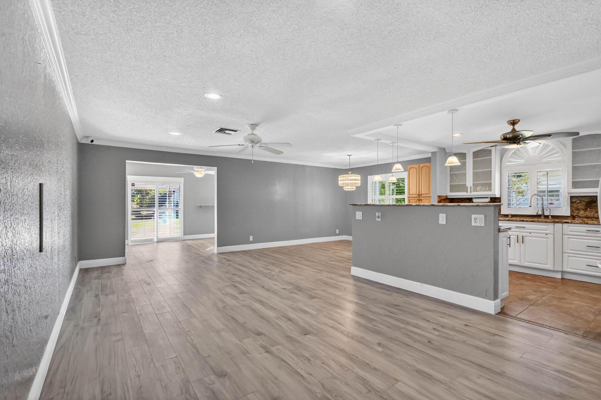 5926 Los Alamos Lane