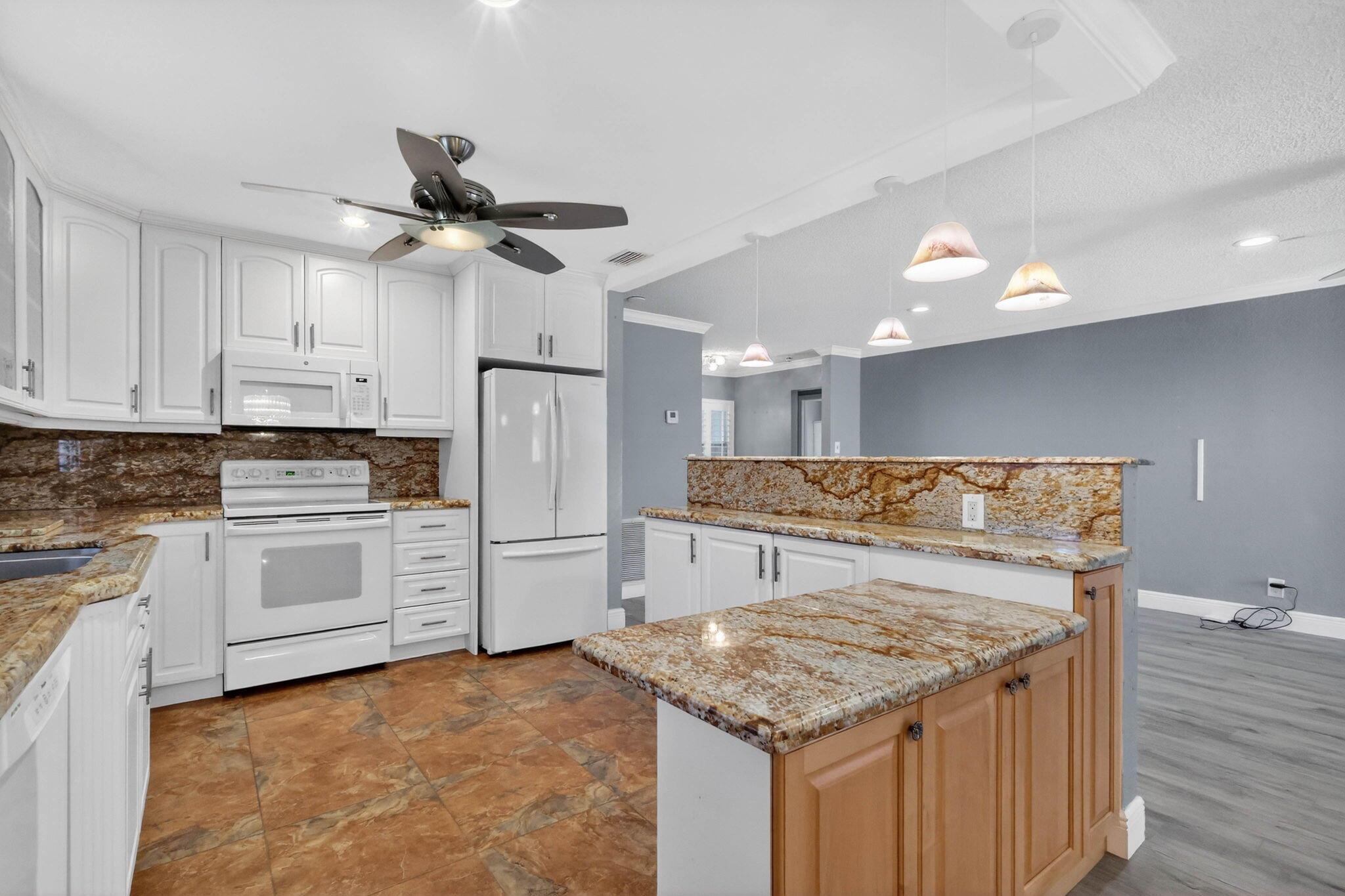 DELRAY VILLAS 1 - Residential