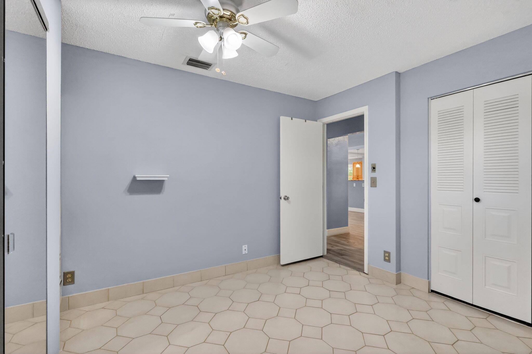 DELRAY VILLAS 1 - Residential