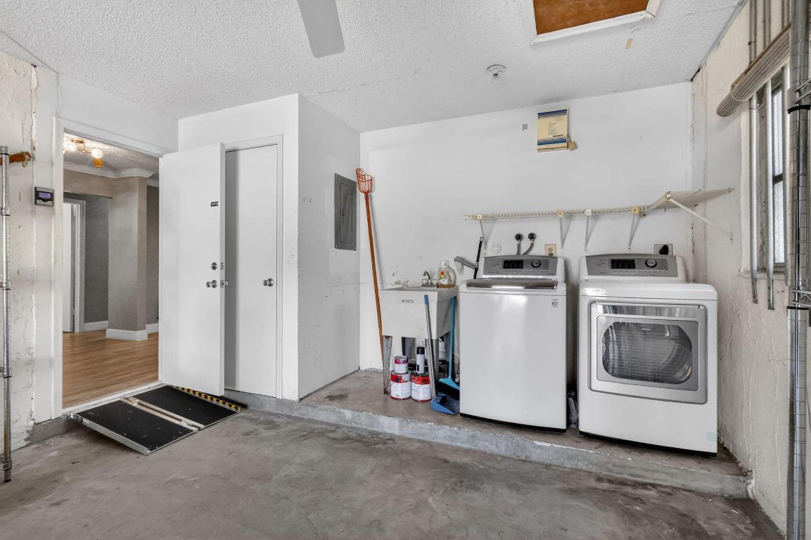 DELRAY VILLAS 1 - Residential