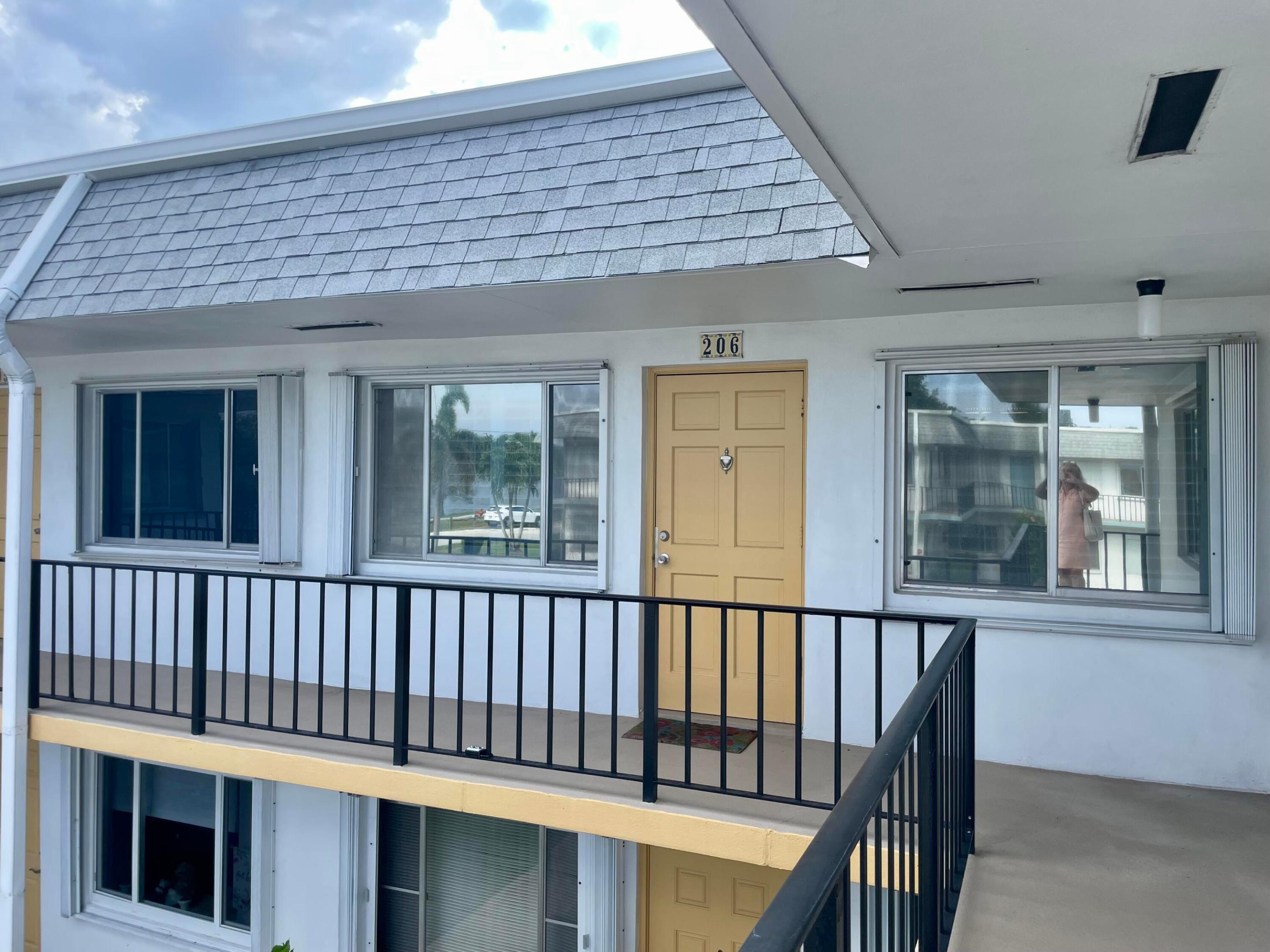 MURRY HILLS - Residential Lease