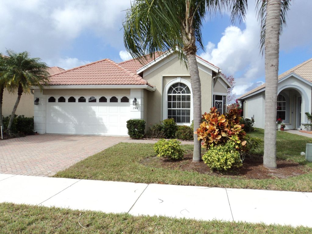 Photo of 744 SW Aruba Bay, Port Saint Lucie, FL 34986 (MLS # R10778521)