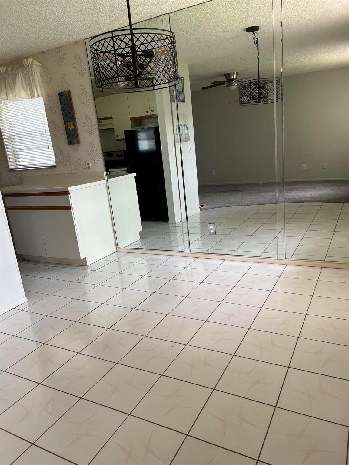 VISTA ST LUCIE BUILDINGS - Residential Lease