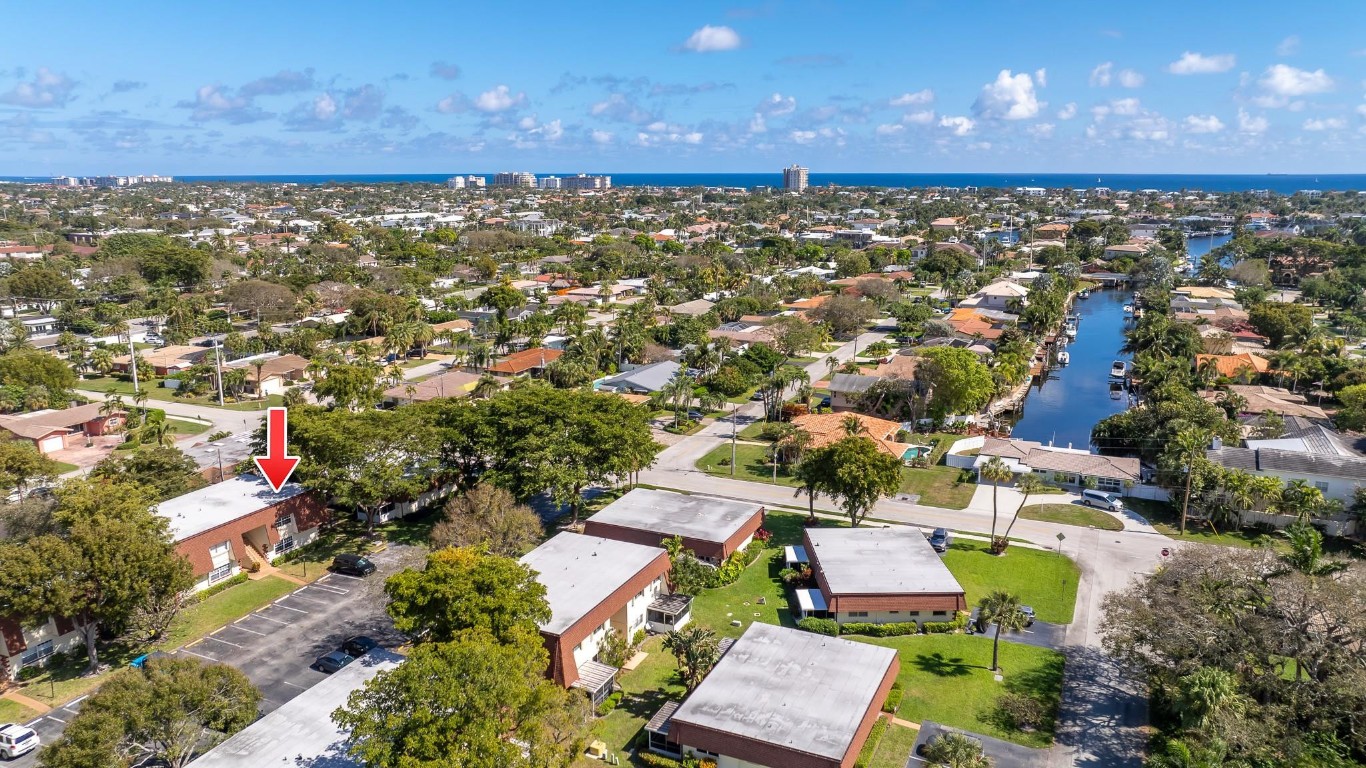 2015 NE 32nd Court 25