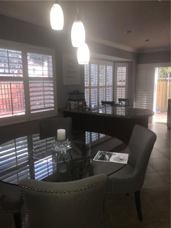 La Margarita 147-48 B - Residential