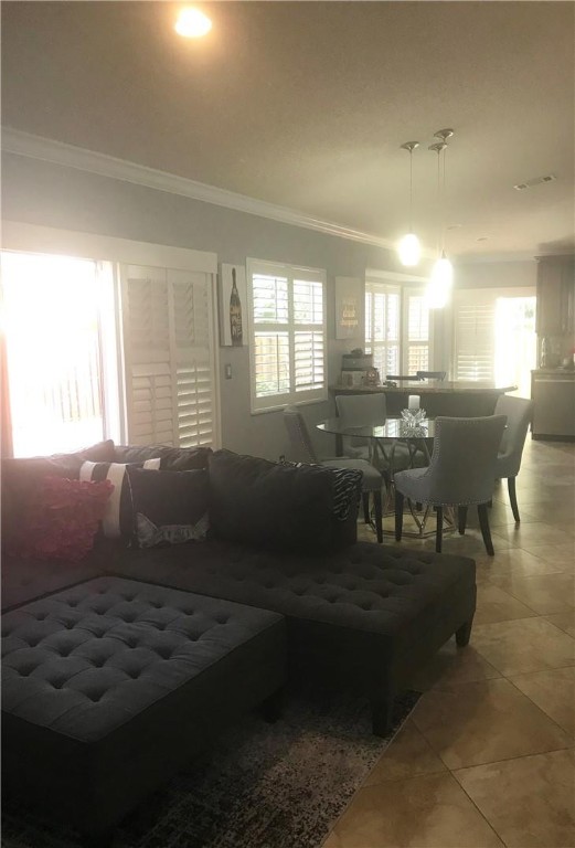 La Margarita 147-48 B - Residential