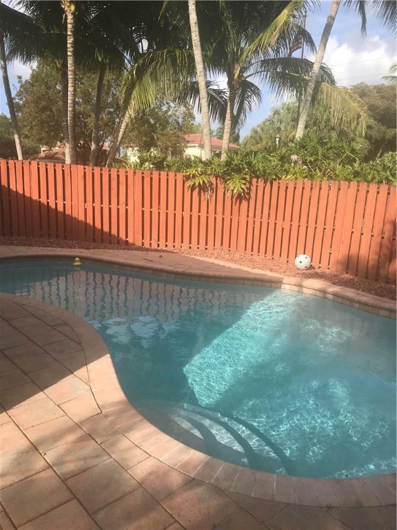 La Margarita 147-48 B - Residential