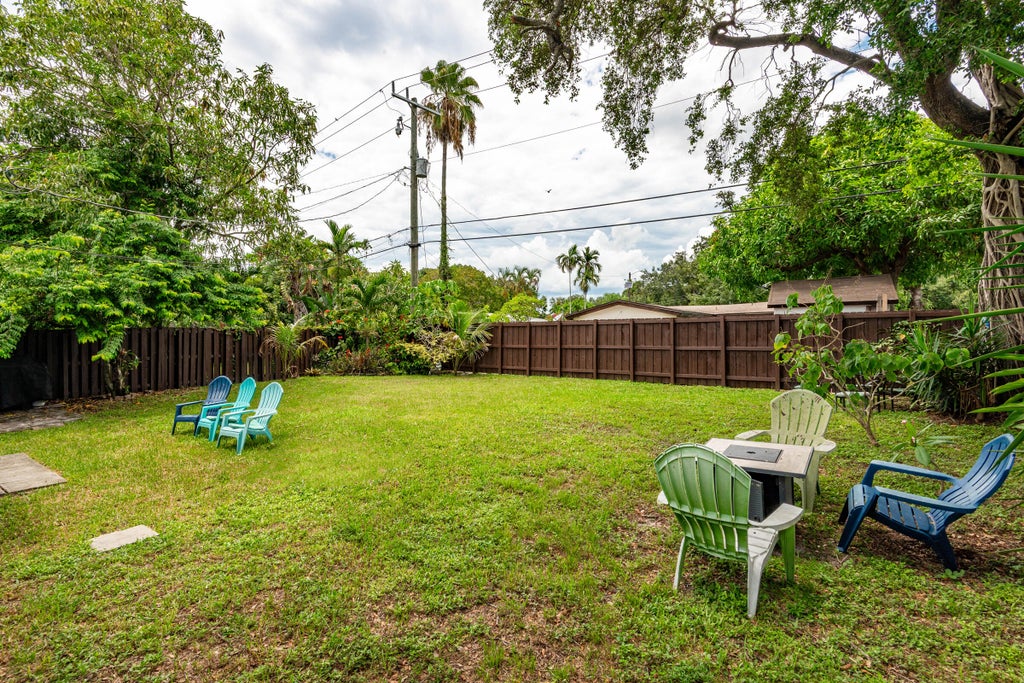 Photo of 5631 FREEDOM Street, Hollywood, FL 33021 (MLS # B26074201)