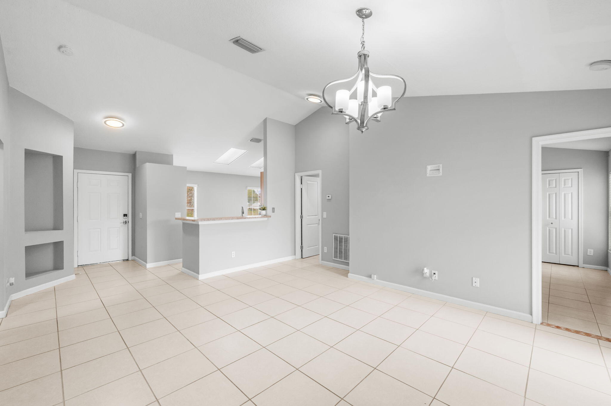 PORT ST LUCIE SECTION 4 - Residential Lease