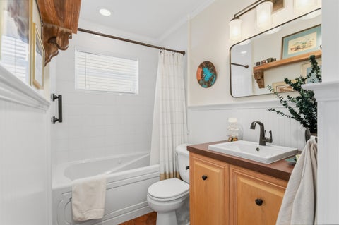 Tiny photo for 1420 NE 42nd Court, Oakland Park, FL 33334 (MLS # B26041322)