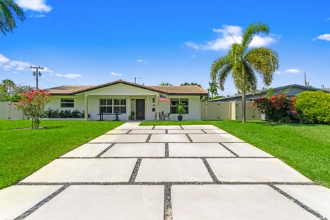 Tiny photo for 1420 NE 42nd Court, Oakland Park, FL 33334 (MLS # B26041322)
