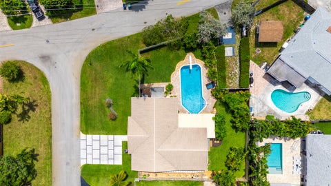 Photo of 1420 NE 42nd Court, Oakland Park, FL 33334 (MLS # B26041322)